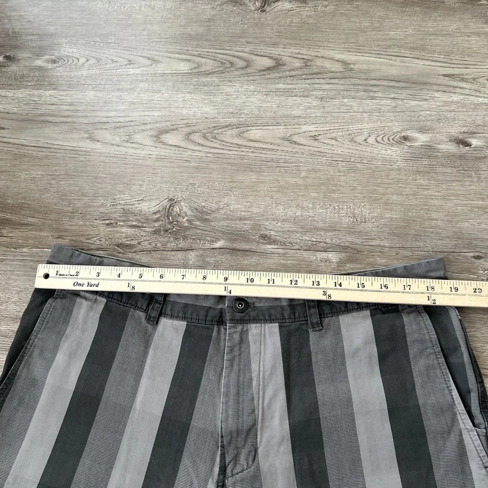 The North Face Chino Shorts Mens 38 Gray Stripe 10